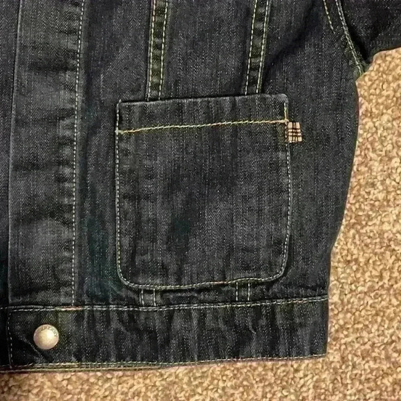 Burberry kids Jean jacket. Missing snap on left sleeve. Size 3. - Picture 8 of 12